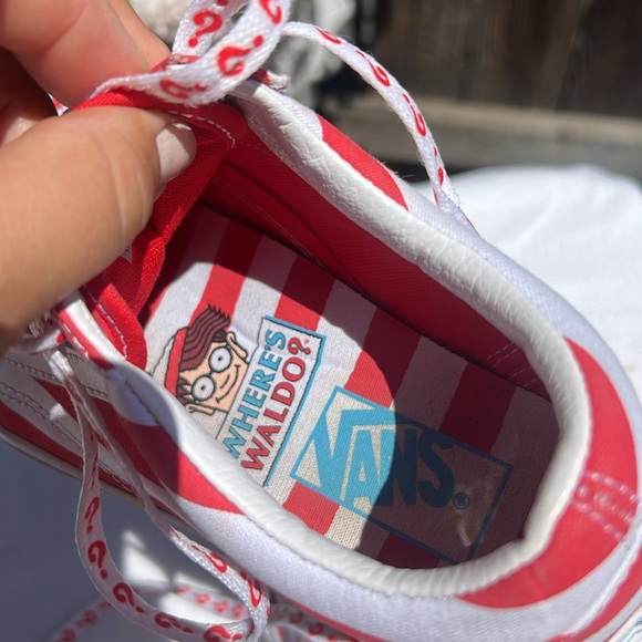 VANS Old Skool X International Stripes Womens Size 8. Where's Waldo Shoes Red - Picture 6 of 17